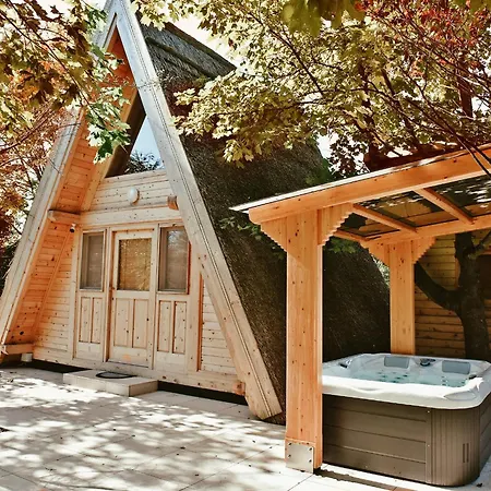 キャンプ場 Glamping And Wellness Salvus