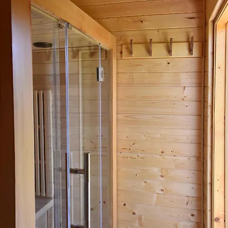 Glamping And Wellness Salvus キャンプ場